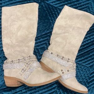 Knee high winter boots with bling